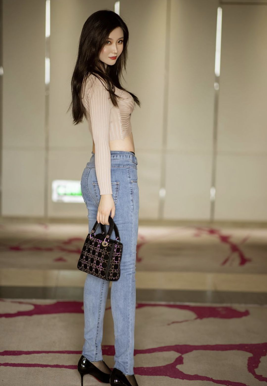 库里藏丝显黑边,无惧对A地板油!