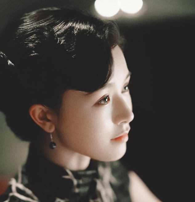 文咏珊|文咏珊和杨颖因资源关系破裂，获奖撕掉花瓶标签嫁入豪门