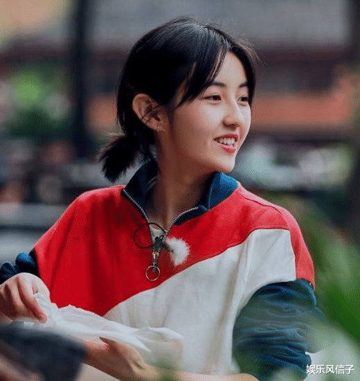 张子枫|张子枫焉栩嘉恋情曝光后,为何双方公司都不回应?圈内人曝光内情