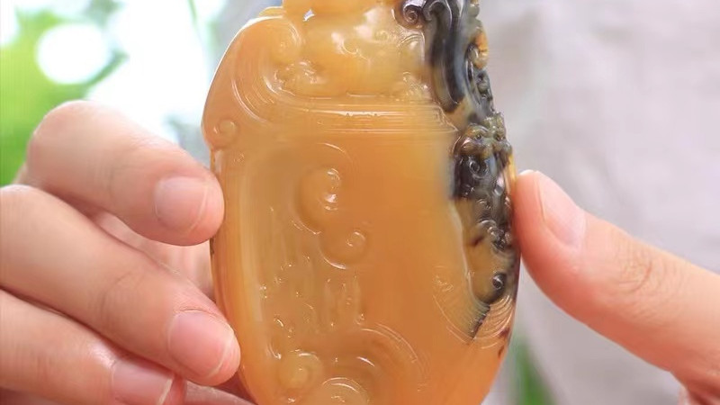 和田玉籽料|和田玉籽料黄沁原石手把件