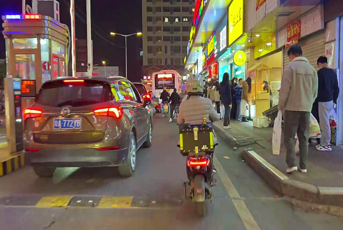 旅游日|消费者爱去的三线城市，美女随街可见，建筑光彩夺目