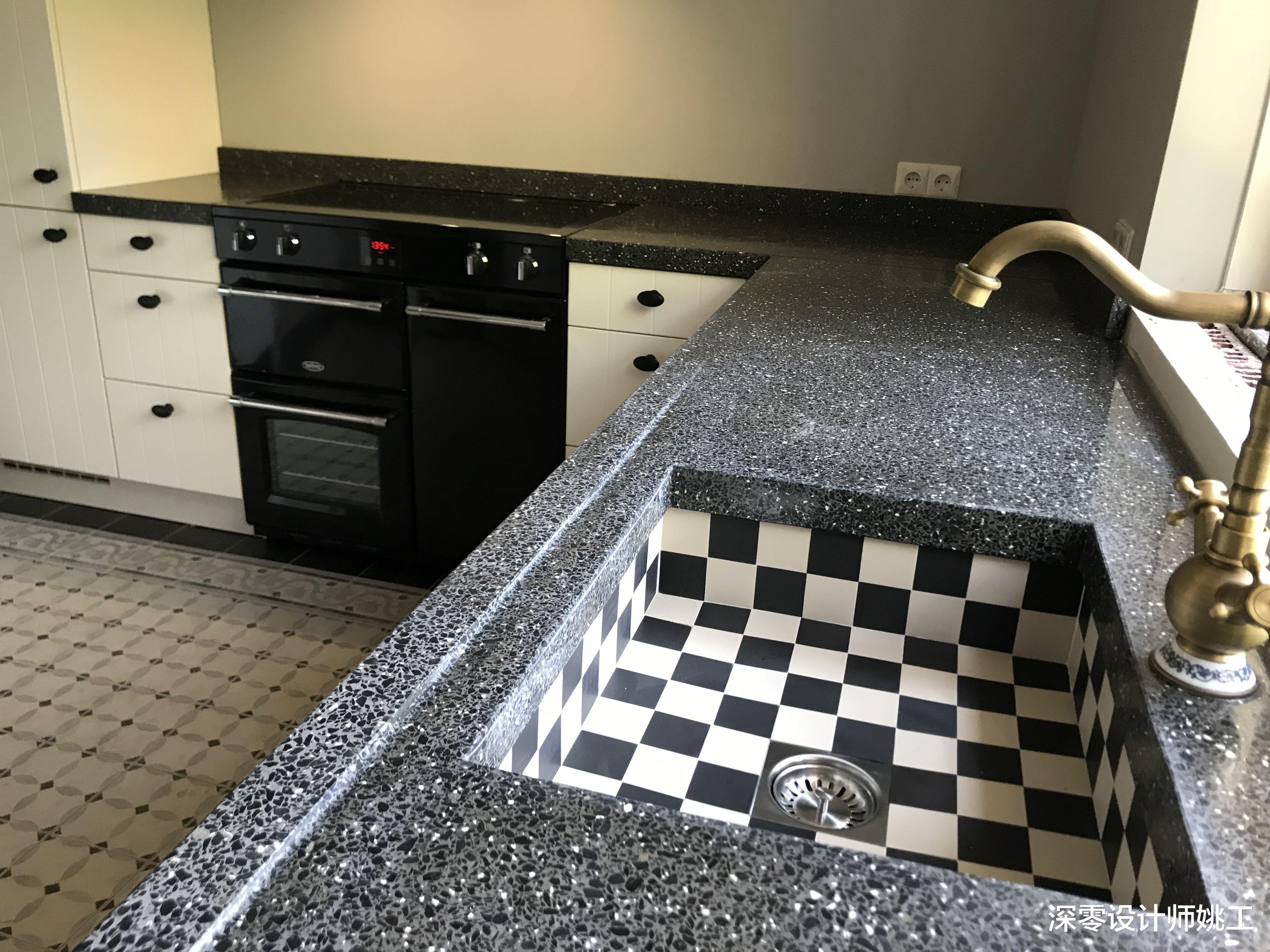 砖砌水池内侧,试用瓷砖铺贴,别看样子丑,实用性却超乎你想象