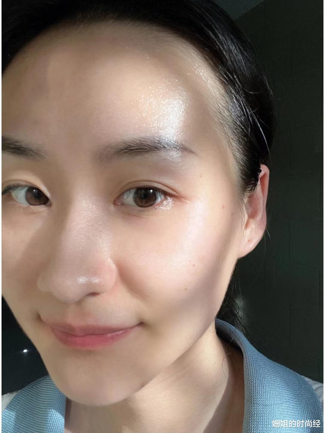 眼霜 50岁的女人，护肤建议多涂2霜1精华，润白皮肤，用和不用差距大