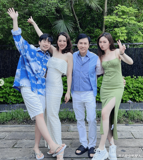 男神 12位香港男神的女儿，有人1米8身材火辣，有人胖到200斤