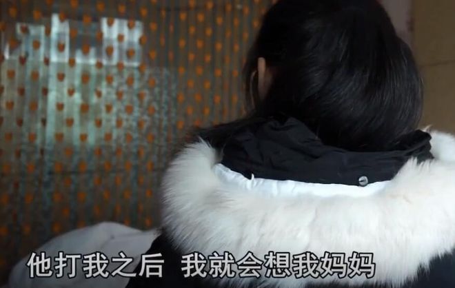 2020年,浙江一女孩冲进防疫卡点大喊:救救我!