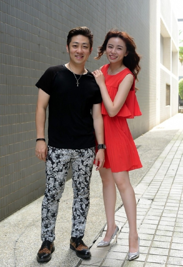 徐璐|痛失艾成王瞳悲痛虚脱,丧夫竟遭网友围攻:怎么不拉他