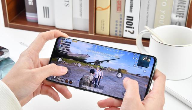 |荣耀X40Max续写7.2英寸大屏，天玑1080+6000mAh，有两把刷子