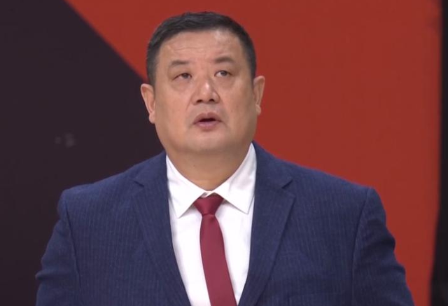 山东男篮|徐长锁下课在即，山东男篮狠心重组，下任主帅是个硬茬