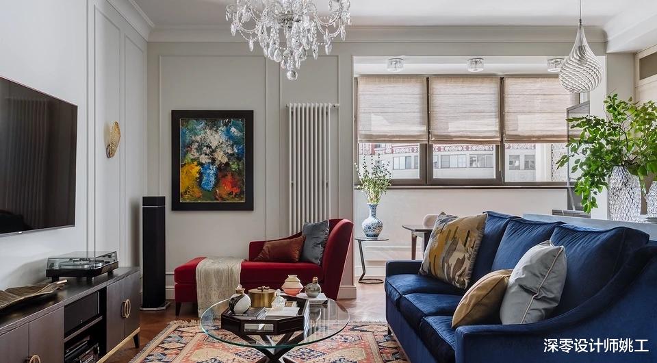 128㎡时尚多彩三居室,客餐厨一体化,卫生间二分离,氛围温暖