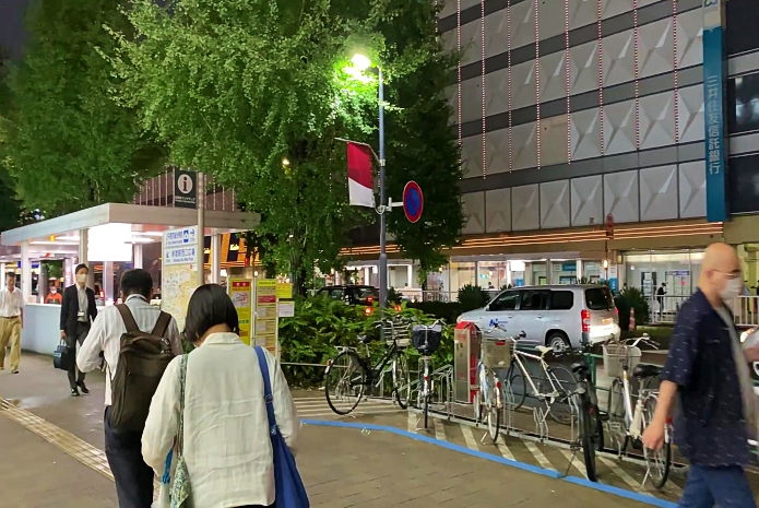 秦岭|东京的街道让我着迷，干净整洁，不失大城市的风采