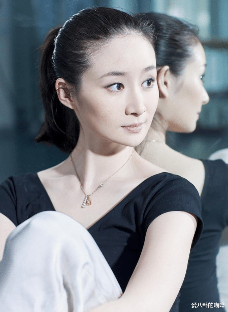 王小蒙|“王小蒙”王亚彬：走出象牙山，离开赵本山后，她活出真正的自我