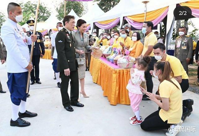 诗妮娜|贵妃仍未死心，诗妮娜晒海报欲讨好拉玛十世，她还没找到根本原因