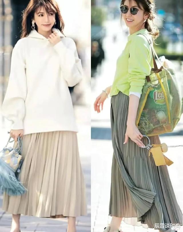 这才是“卫衣”的正确打开方式,搭过膝长裙,休闲随性却不失优雅