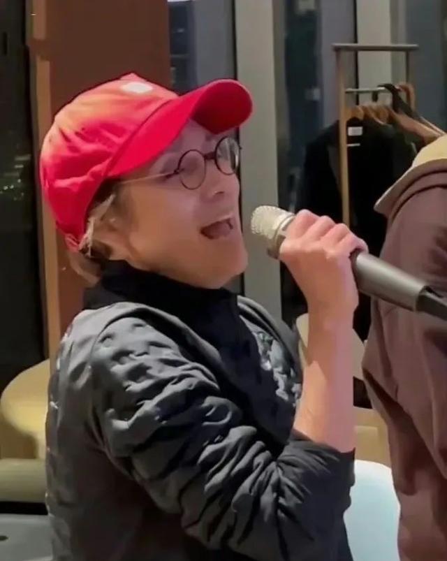 苗侨伟|7位港圈男神的妻子,苗侨伟妻子素颜自然,吕良伟夫妻像同龄人