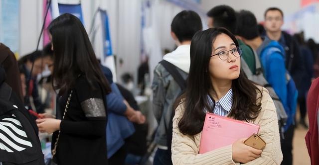 大学生|吃过亏才明白,“校招”和“社招”虽一字之差,待遇却大有不同