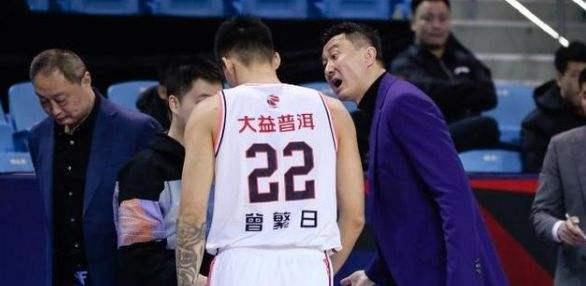 广东男篮|广东连废六大顶薪球员，记者不敢过问，胡明轩霸道回击媒体批评