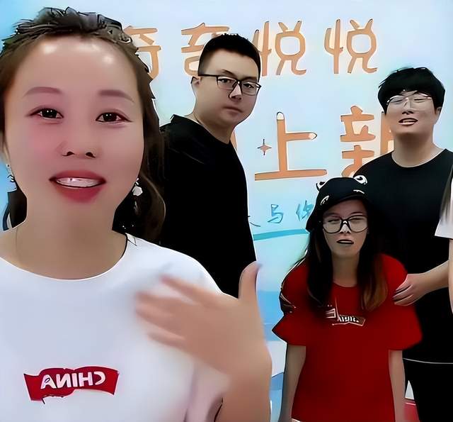 春晚|姚威不理外界对亲妈诋毁,与孙卓天差地别,春节未回到九江