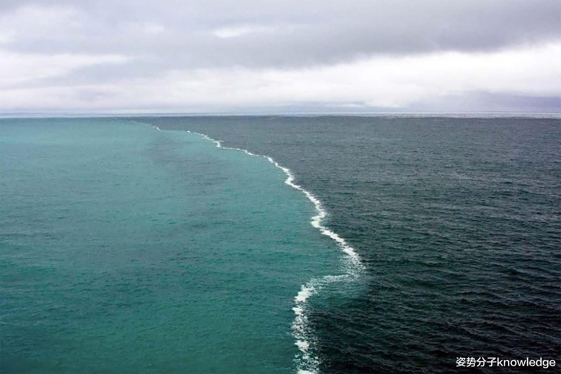 大西洋和太平洋的神奇分界线，两侧海水泾渭分明，难道是刻意安排