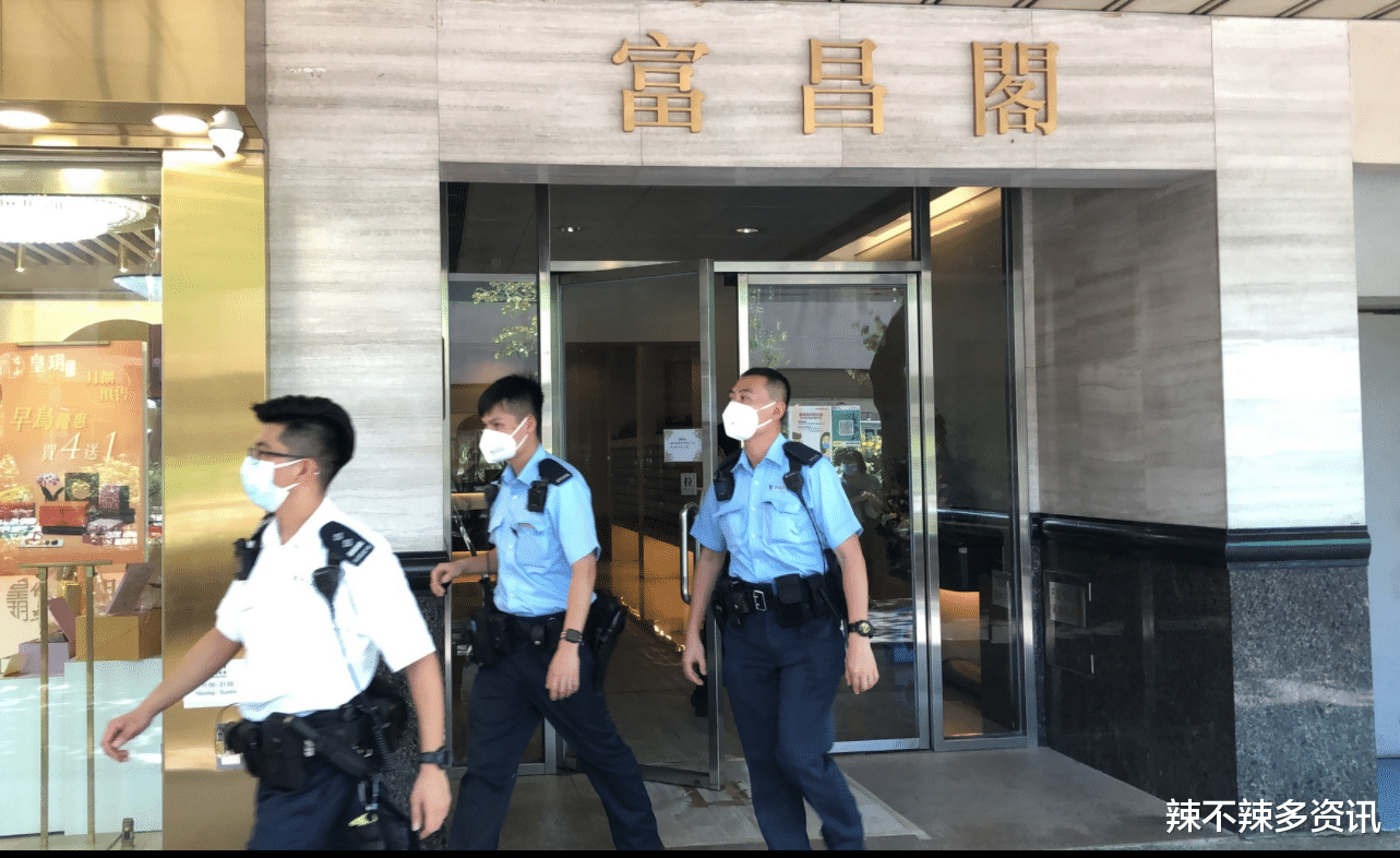 丈夫踢球猝死 新婚妻子隔天随他而去