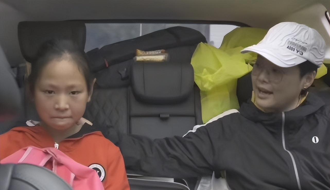 袁立|49岁袁立近照曝光,身材发福星味全无,脸部圆润变化大