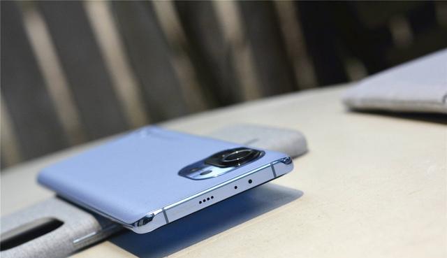 小米11|小米11重回低价,2K屏+无线充+哈曼卡顿,骁龙888还值得考虑吗?