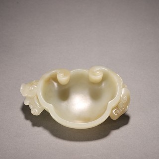 和田玉籽料|清代 和田玉籽料灵芝纹如意笔洗。