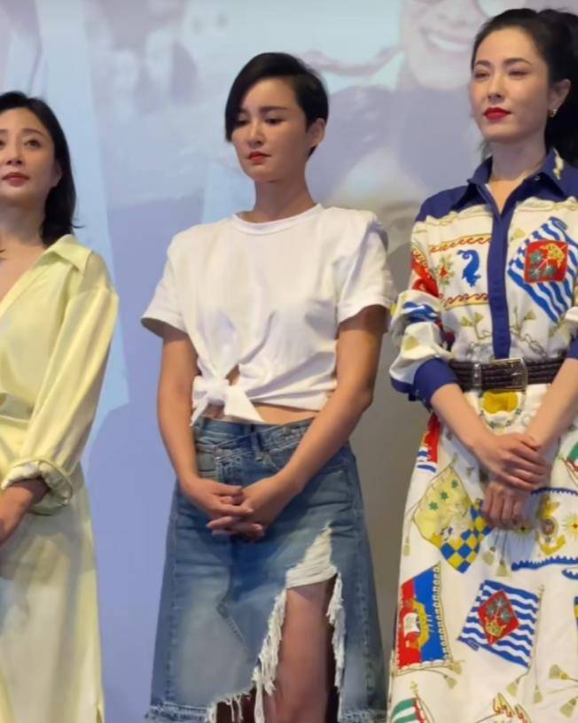 殷桃|41岁殷桃曝近况!皮肤紧致白皙无瑕疵,与黄小蕾同框相比更显年轻