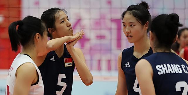 女排|3-0！女排亚锦赛四强诞生：中国排球队排在首位，日、韩提前相遇