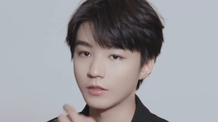 吴京|王俊凯得知吴京要来演自己爸爸的第一反应，居然是要内卷身材！