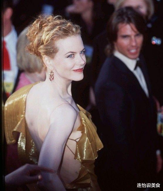 汤姆·克鲁斯|2001年，妮可·基德曼和阿汤哥离婚成功，高兴得在大街上手舞足蹈