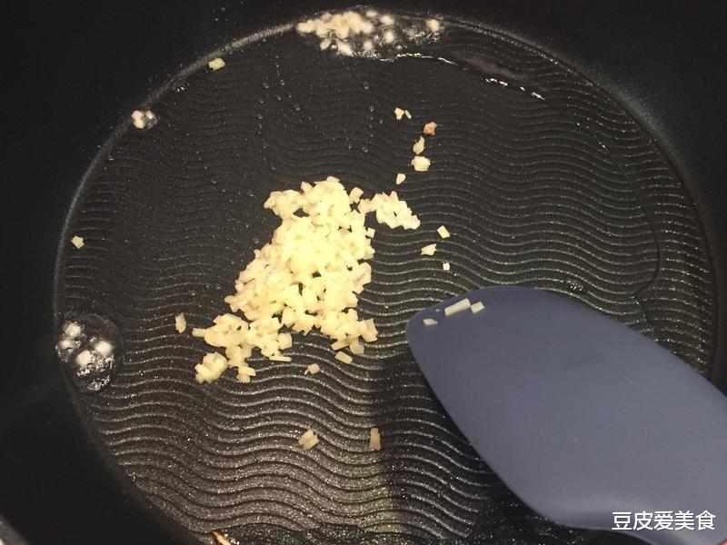 中老年人,冬天除了牛奶,多吃这5样,提升免疫力,身体更强健