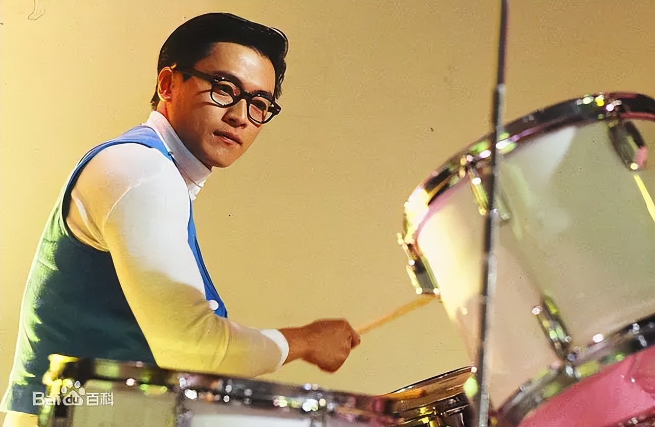 钟汉良|温拿五虎被TVB拍成剧，只记住钟汉良，可惜了酷似谭咏麟的男主