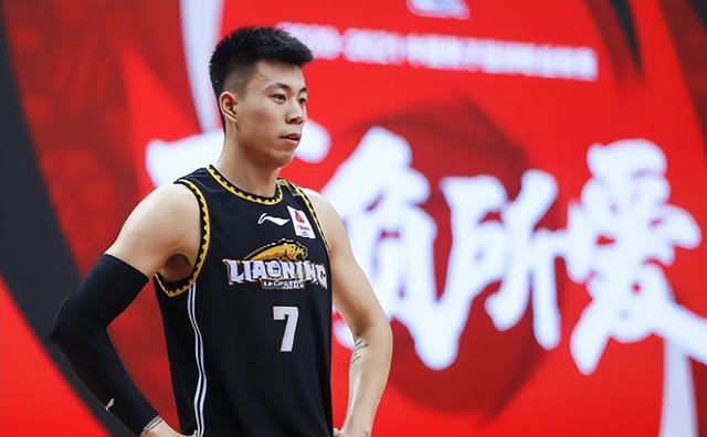 辽宁男篮|确定留队！辽篮“万金油”场均2分不走人，降薪50万杨鸣有情有义
