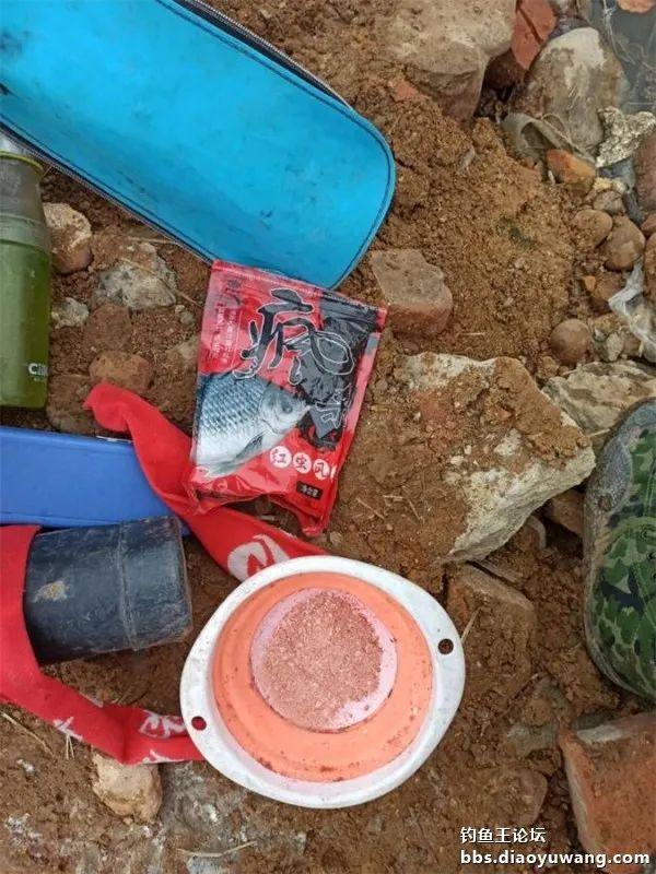 饵料|垂钓雪中景,雪中好鱼情