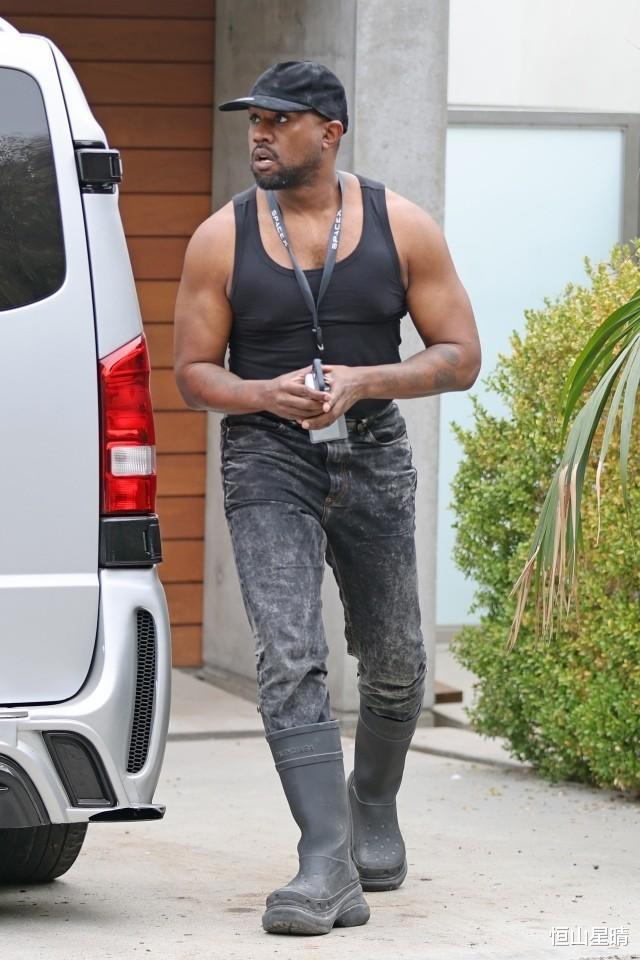 金·卡戴珊|金卡戴珊告诉外婆，她在特别的地方与皮特不可描述，只为纪念外婆