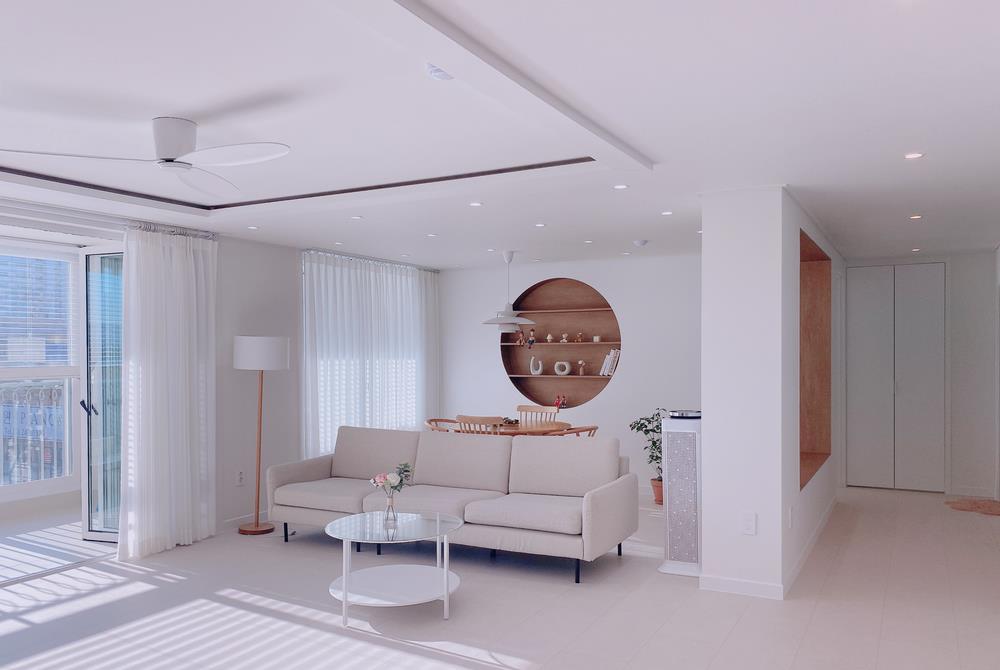 家具没几件,110㎡坚持断舍离,即使有两个孩子,全屋照样井井有条