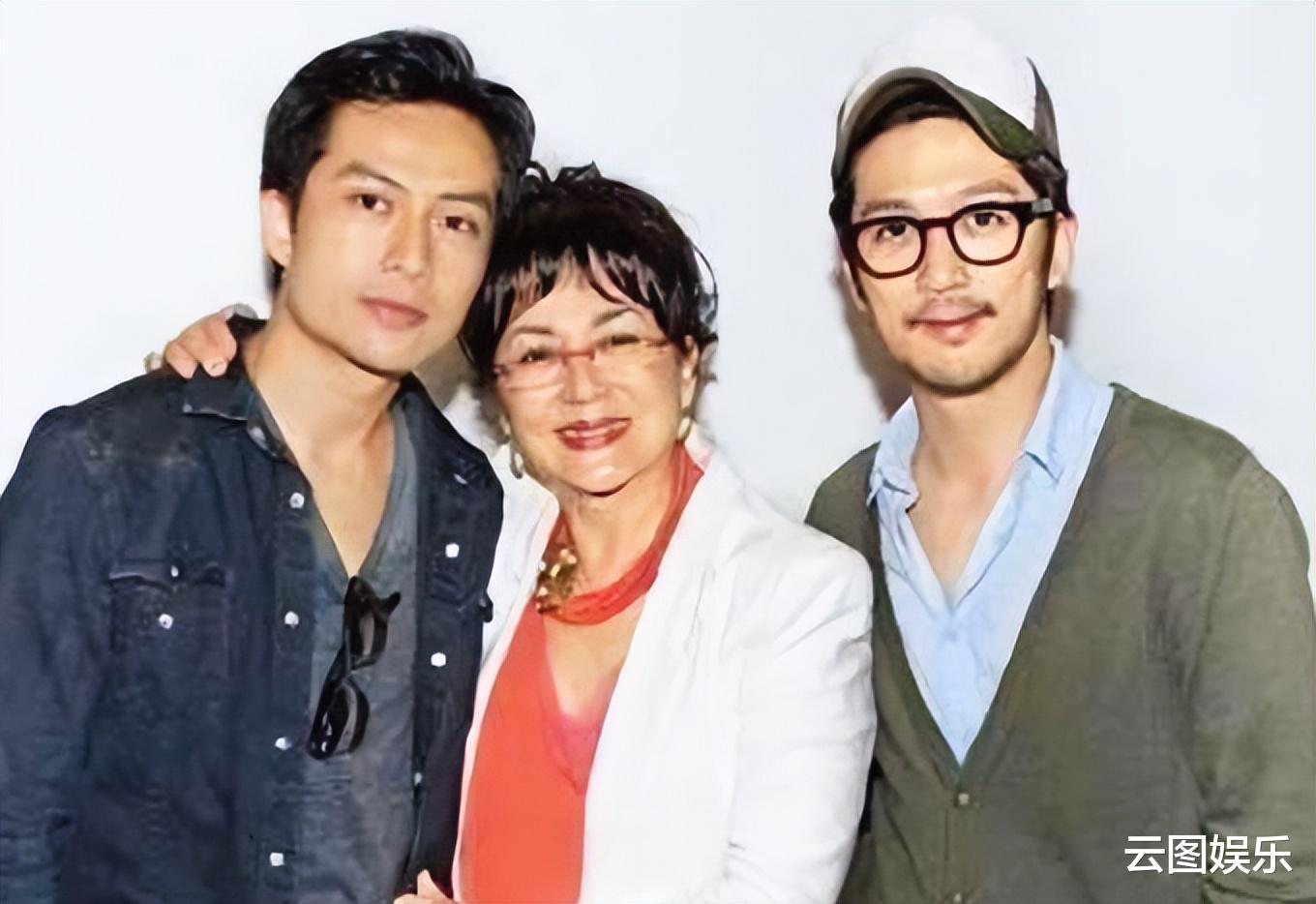 宋仲基|68岁冯宝宝罕露面，1个月痛失俩亲人显憔悴，晚年独自在国外生活