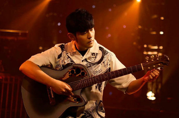 演唱会|刘德华演唱会今晚播出!删减11首歌,能否再创纪录