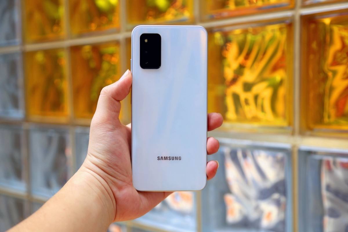 三星|三星最新概念机曝光，144Hz+10GB运存+6000mAh，外观很惊艳！