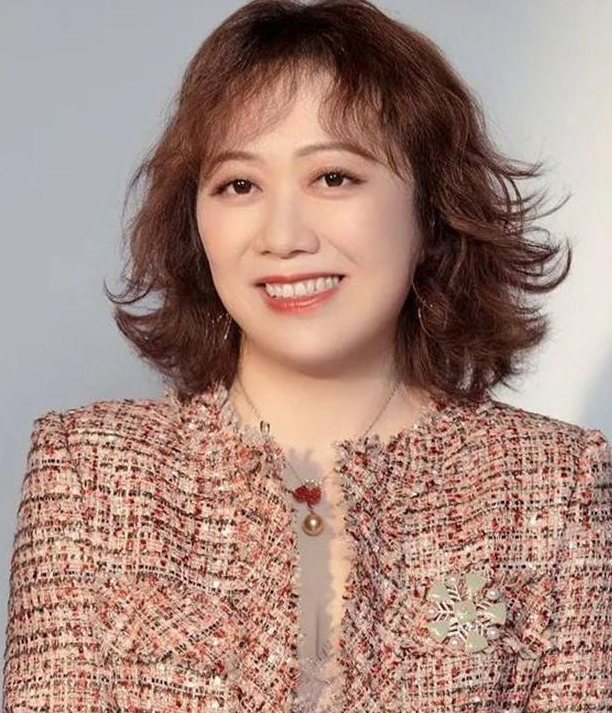 张核子真实身份成谜!医学硕士转型“资本家”,妻子身份更不简单