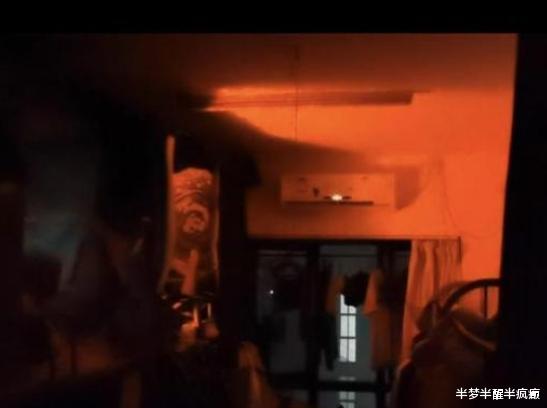宿舍|大学生的宿舍风格接地府，与神仙宿舍形成鲜明对比，网友直呼刺激