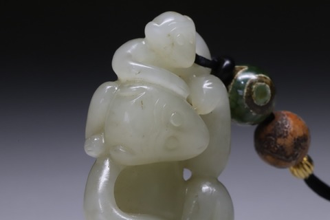 和田玉籽料|舊藏和田玉籽料“子母灵猴”.