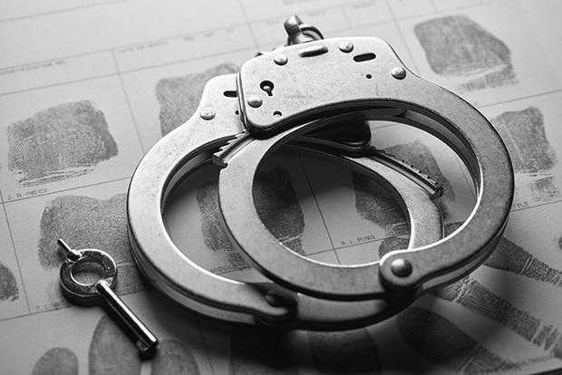 妻子因与丈夫争吵不断遂投毒报复,后恐罪行败露选择将丈夫勒毙