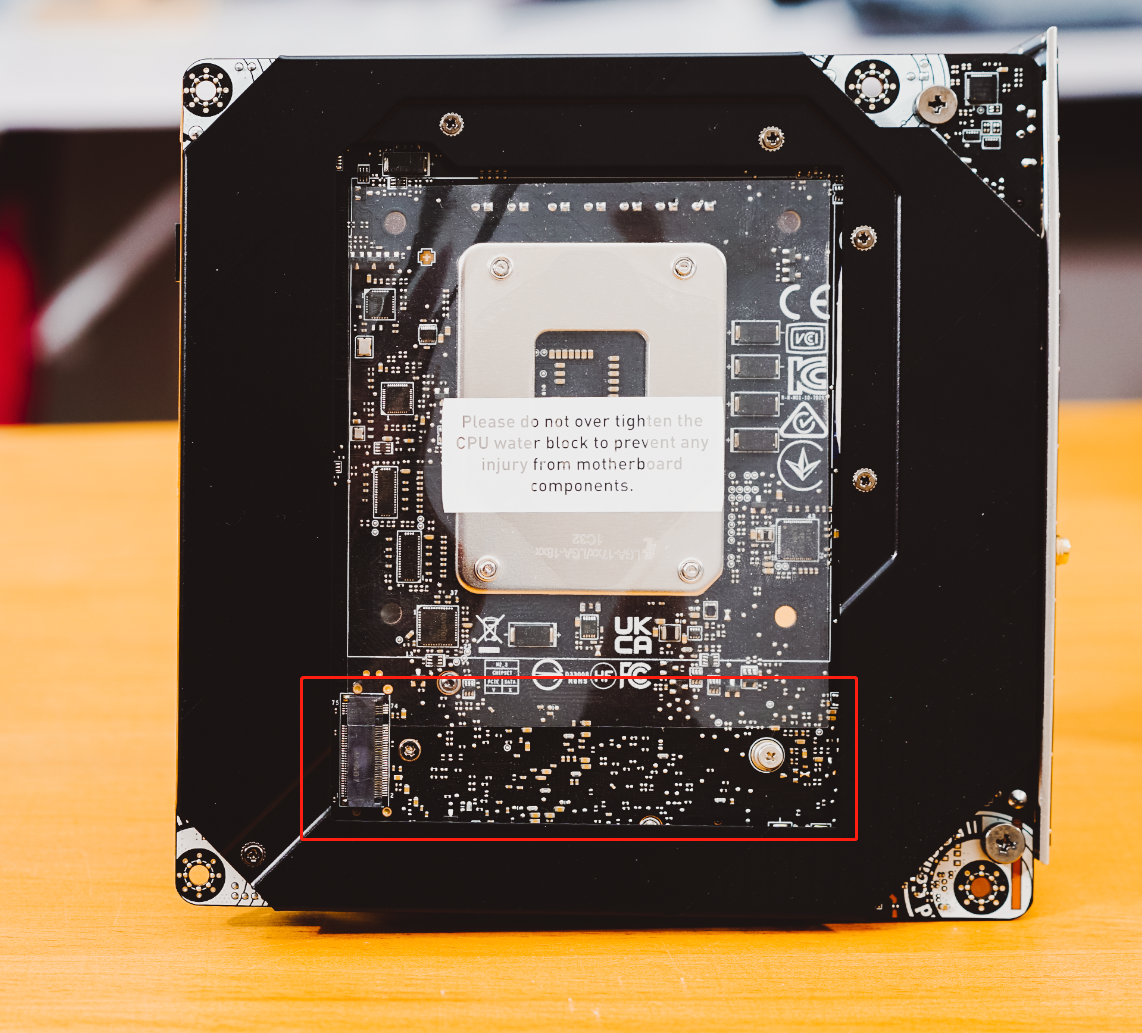 meg|暗黑系加持,12代平台超猛小钢炮!微星MEG Z690i UNIFY暗影图赏