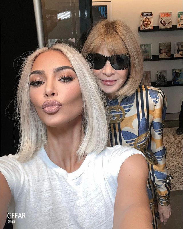 金·卡戴珊|金·卡戴珊竟能让安娜·温图尔罕见自拍!