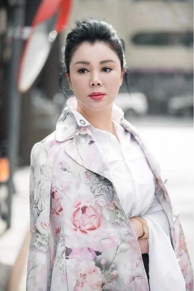 于小慧|演员于小慧:没出月子被迫离家,单亲妈妈35年,风光背后有眼泪