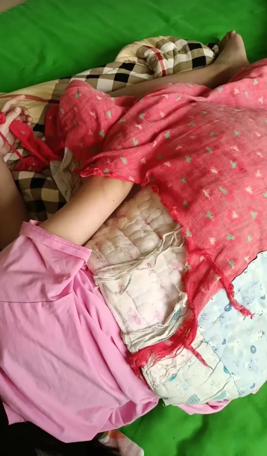 奶奶做的“小狗被”孙女盖了12年,烂了也舍不得扔