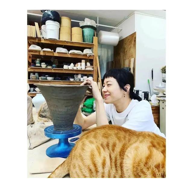 许久不见，这位金马影后有了另一个身份