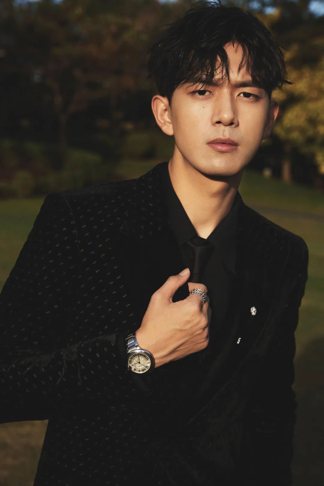 李现|李现深夜秀腹肌照,网友:他32岁却依然少年感十足!