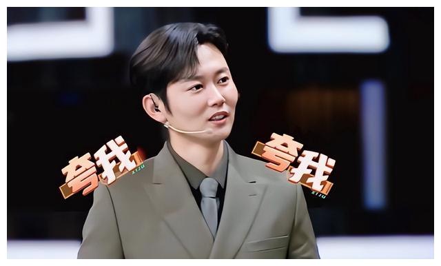 孟鹤堂|德云社孟鹤堂登上杂志封面，业界对他的评价，得到了粉丝的认同